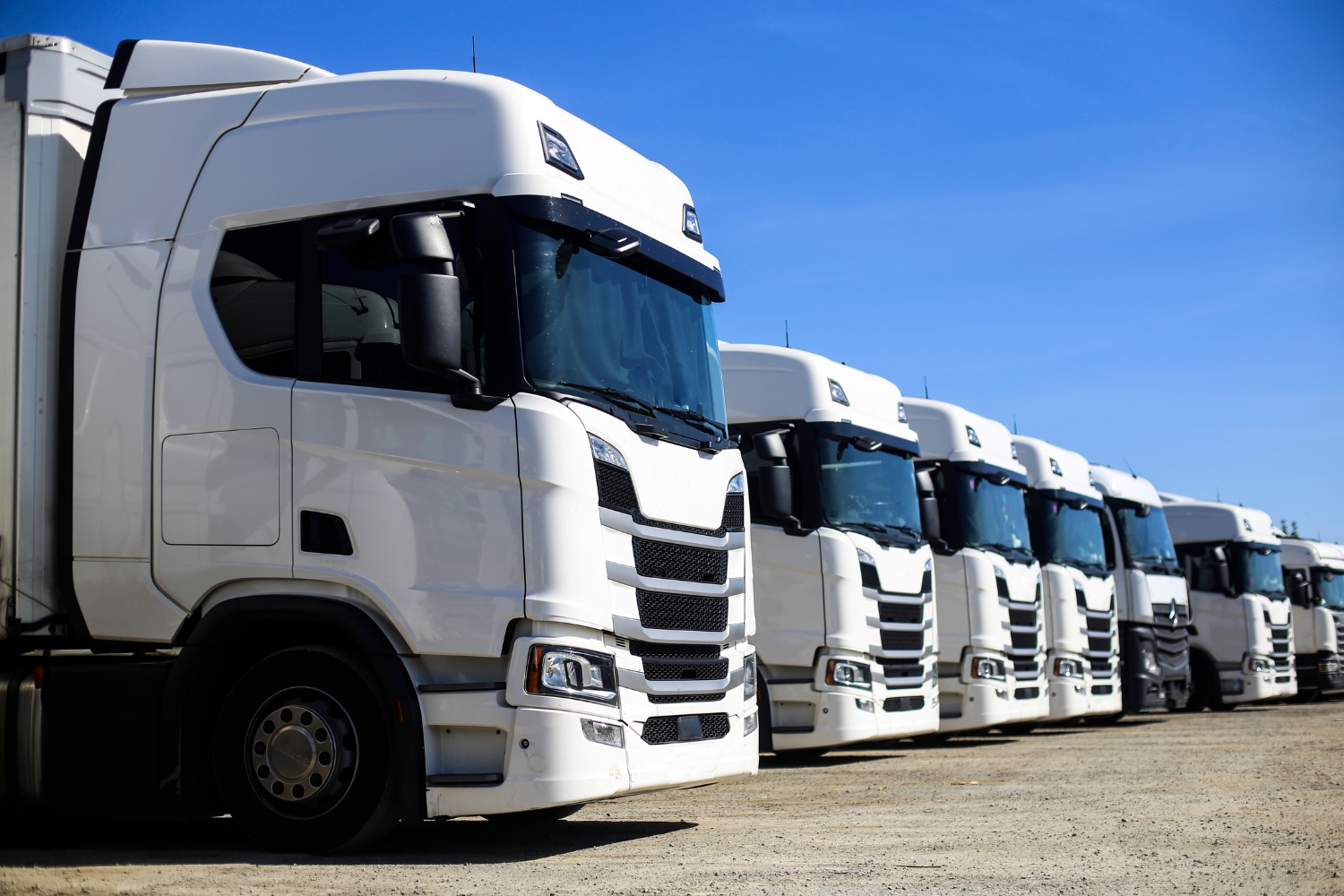 Camião_novo_ou_usado_qual_a_melhor_opção_para_uma_empresa_de_transportes_em_crescimento